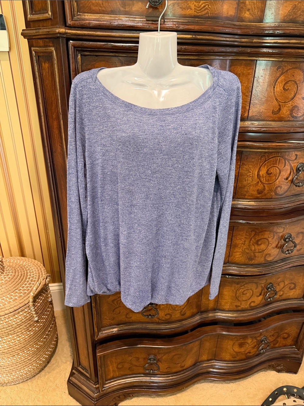 Athleta Heather Lavender Long-Sleeve Scoop Neck Top